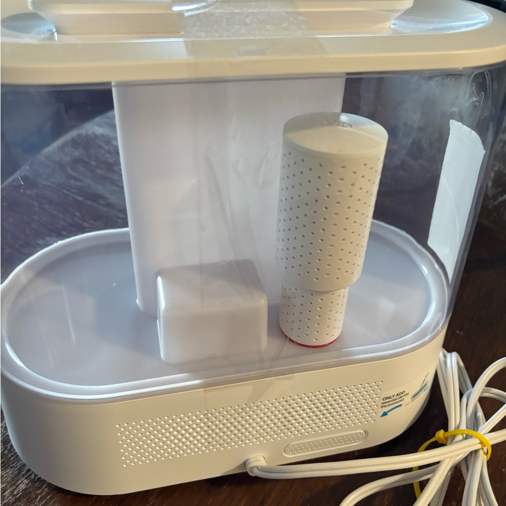 White Humidifier - Picture 2 of 9